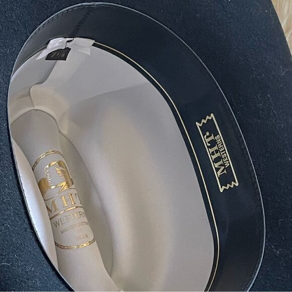 Black cowboy hat - Picture 11 of 12